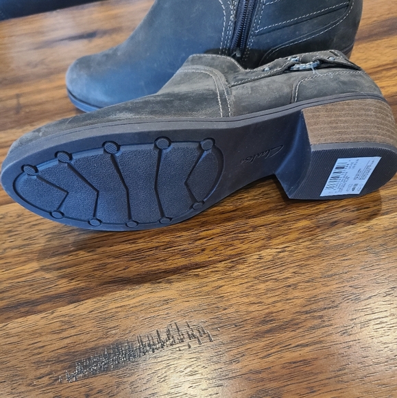 CLARK's Women's Charleton Grace Buckled Ankle Booties Western Cowboy Size 6.5. - Picture 5 of 7